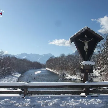 Lichtenstern アパート *